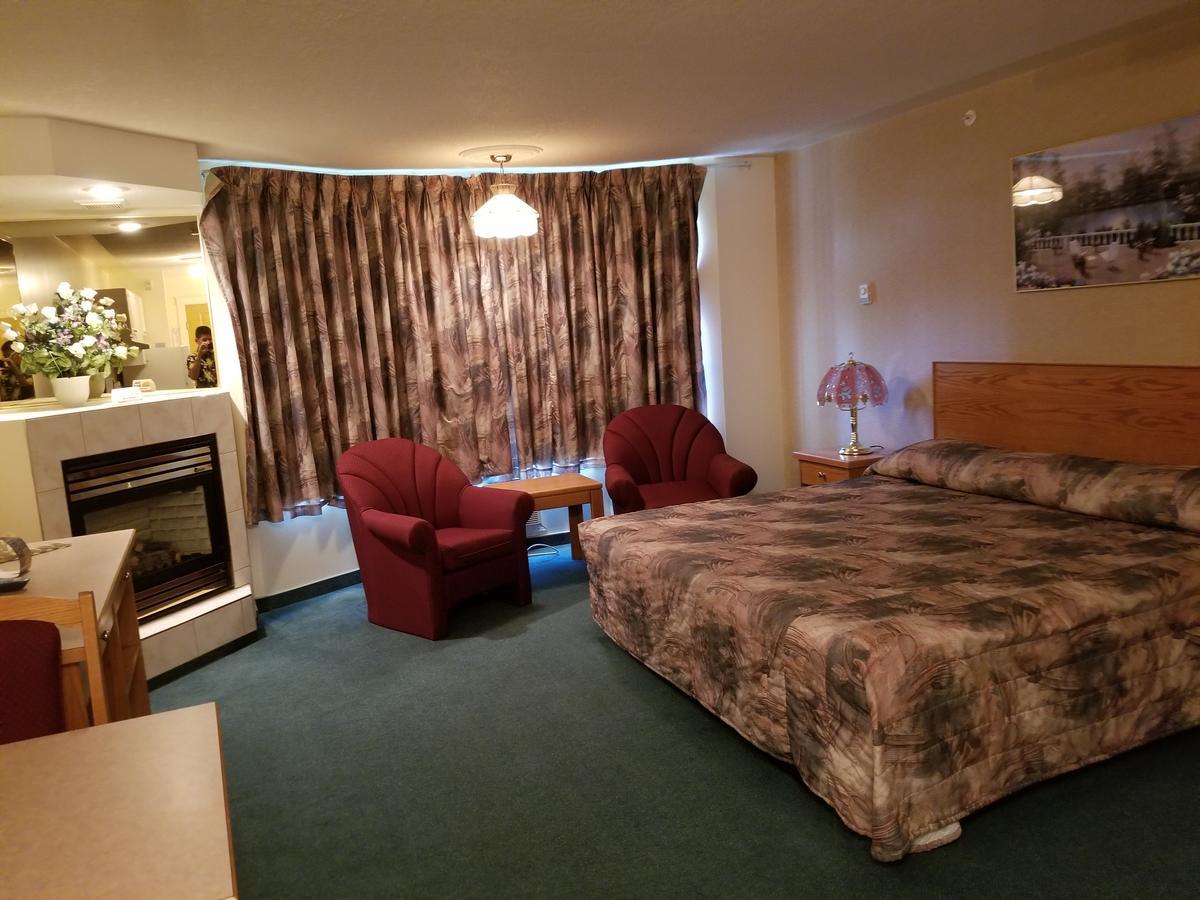 Western Budget Motel West Red Deer Exterior photo