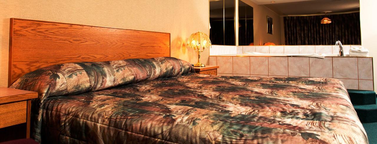 Western Budget Motel West Red Deer Exterior photo